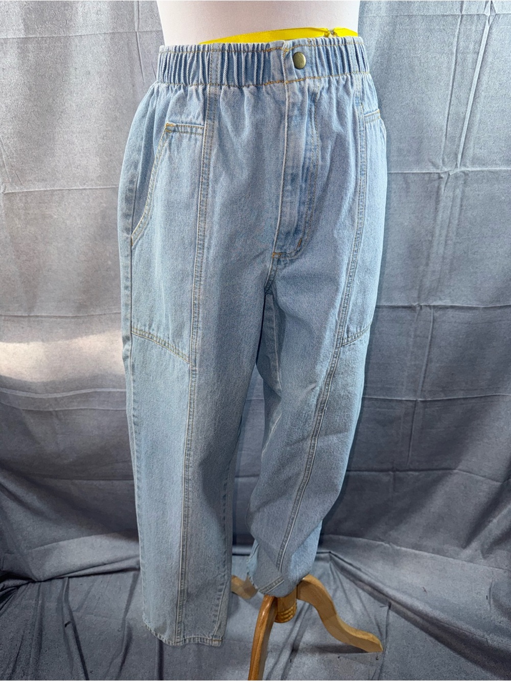 3119-Willow Ridge Light Blue Elastic Waist Denim Capris
